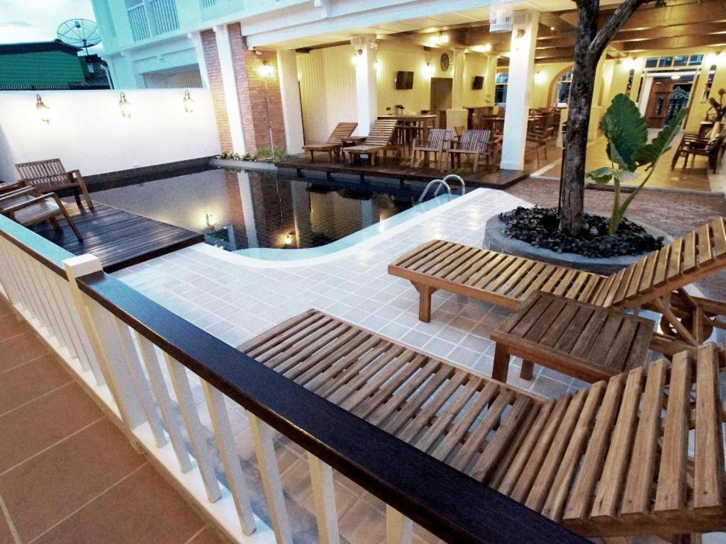 Отель Baan Pimpisa Бангсаре Экстерьер фото