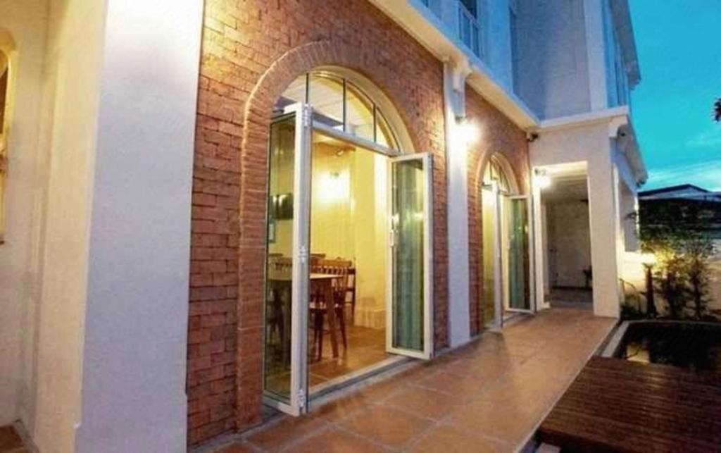 Отель Baan Pimpisa Бангсаре Экстерьер фото
